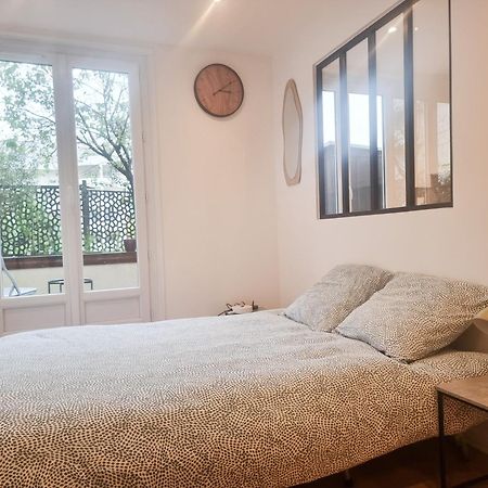 Exigehome - Appartement En Plein Centre-Ville Montigny-le-Bretonneux Extérieur photo